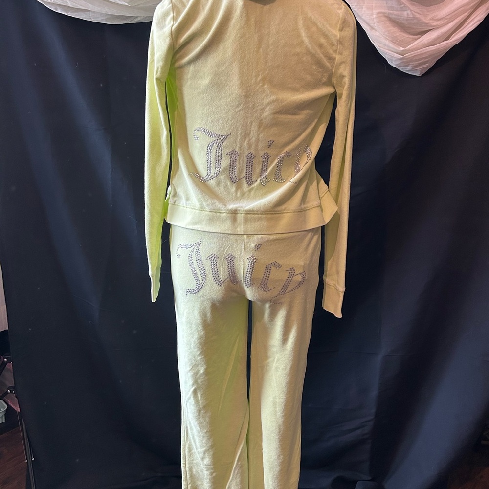Juicy Couture Set - pear color